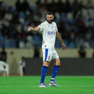 LoL Worlds 直播-3射1传！本泽马新月首秀就打出王炸 难怪C罗罢赛抗议他加盟