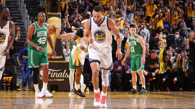 1654581369211034262.jpg stephen-curry-reacts-game-2.jpg